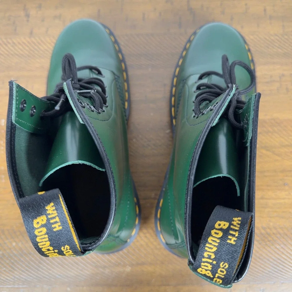 Dr. Martens Boots Mens 10 Green 1460 Smooth Leather Combat Punk Grunge 90s